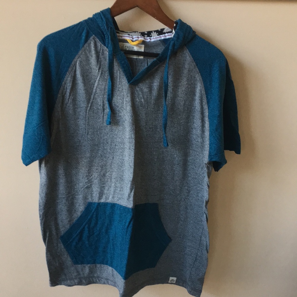 Like-new Free Planet short sleeve cotton hoodie